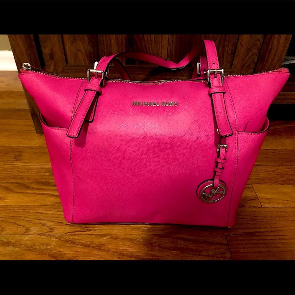 Michael Kors Jet Set Tote- Medium, Hot pink